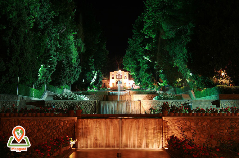  نمای باغ شاهزاده (شازده) ماهان در شب