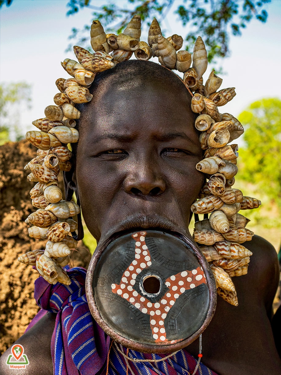 زنی از قبیله مورسی (Mursi Tribe)5