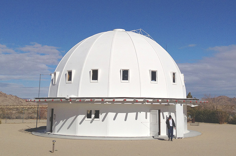 4) اینتگراترون (The Integratron)، لاندرز (Landers)، کالیفرنیا (California) 4) اینتگراترون (The Integratron)، لاندرز (Landers)، کالیفرنیا (California)