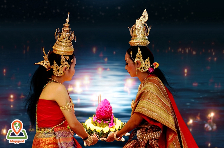 جشنواره فانوس یی پنگ (Yi Peng Lantern Festival) رها کردن کراتونگ ها (krathong) در رودخانه