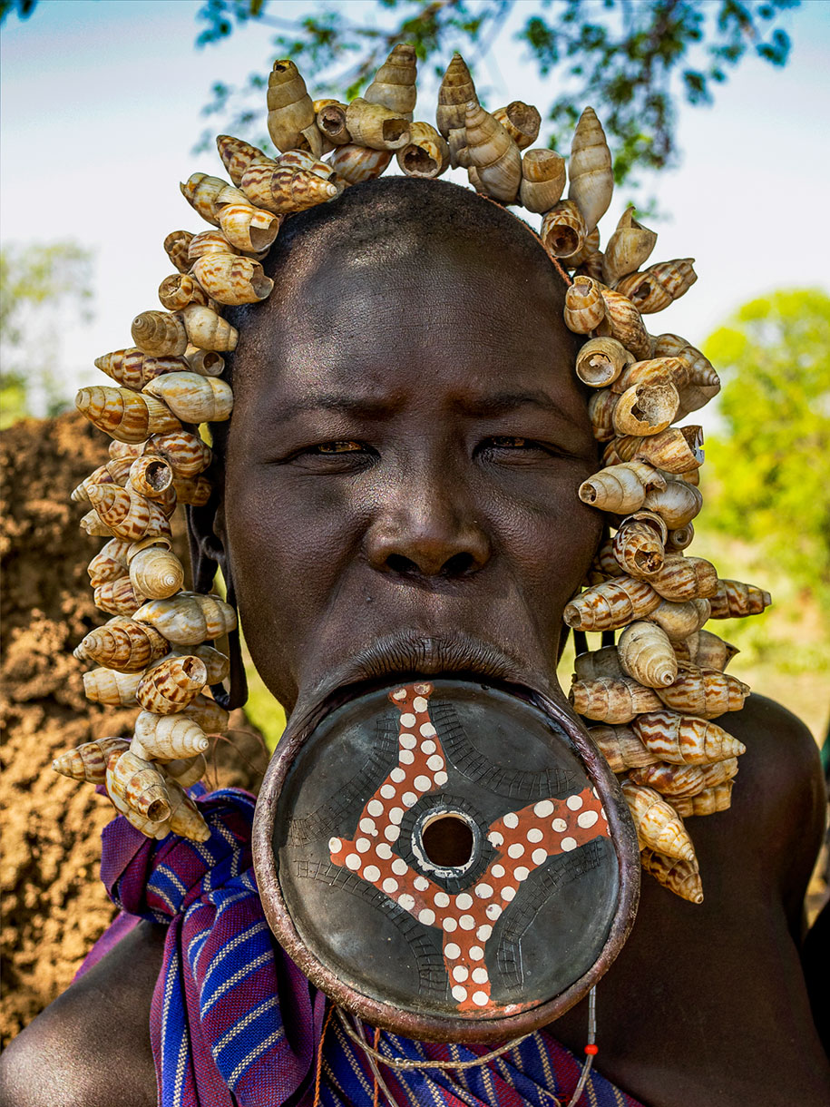 زنی از قبیله مورسی (Mursi Tribe)5 زنی از قبیله مورسی (Mursi Tribe)5